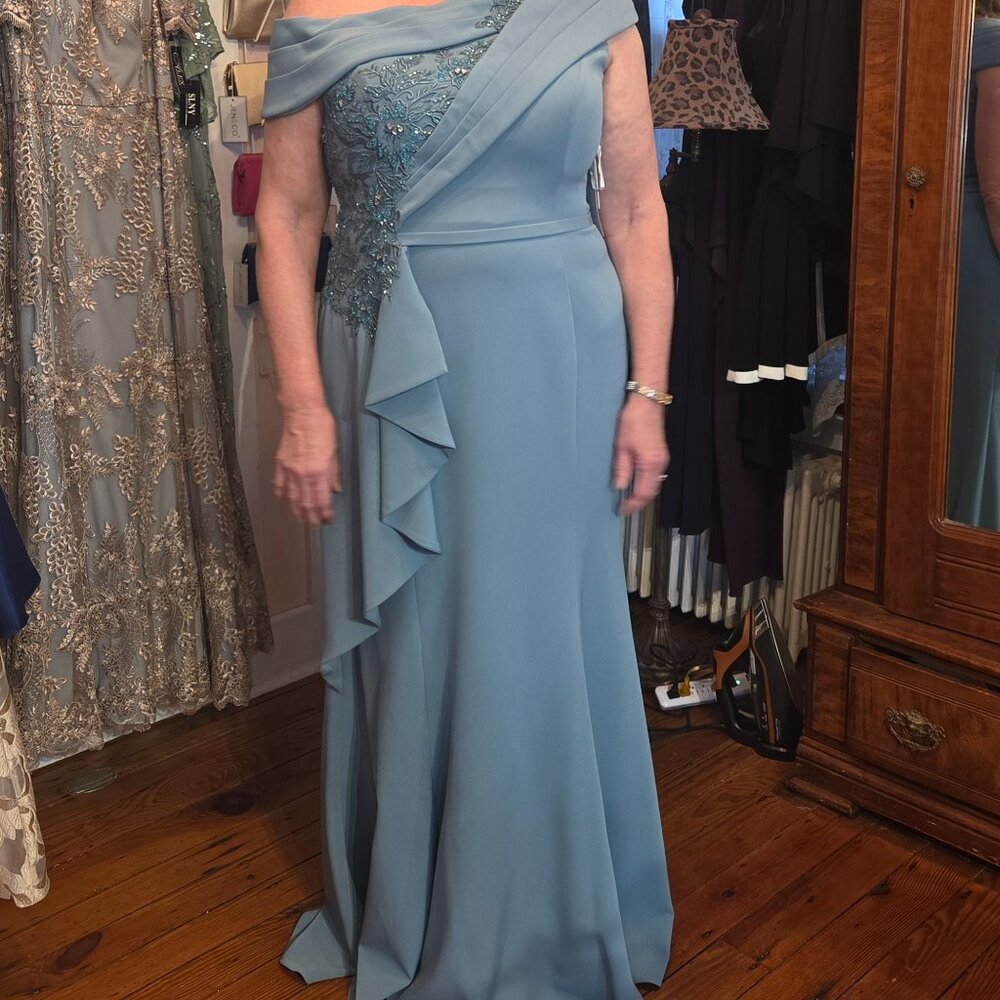 BEAUTIFUL GOWN